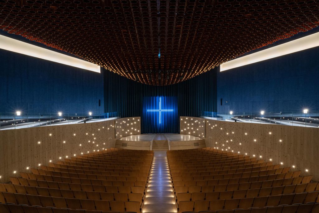 The Sacred Auditorium, Blata LBajda BIG SEE