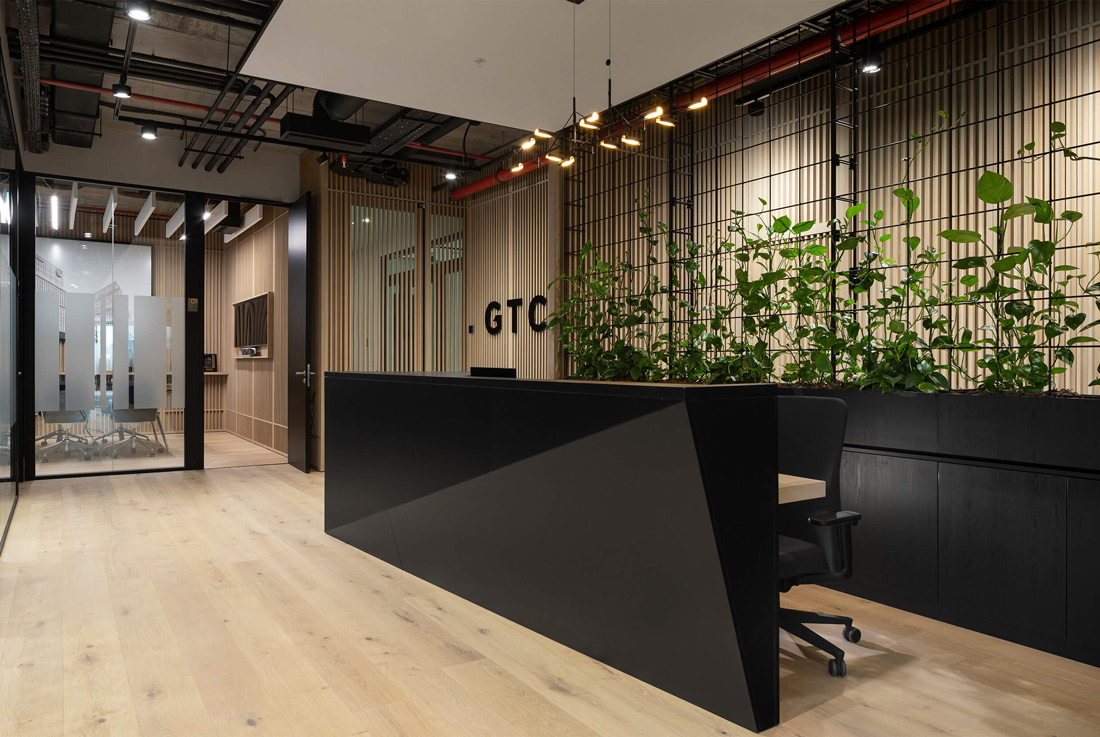 Work&Co. Dezeen Awards, Best Large workspace interior. Out of 4,500 entries  from 87 differen… | Collaborative workspace, Commercial interior design, Interior  design