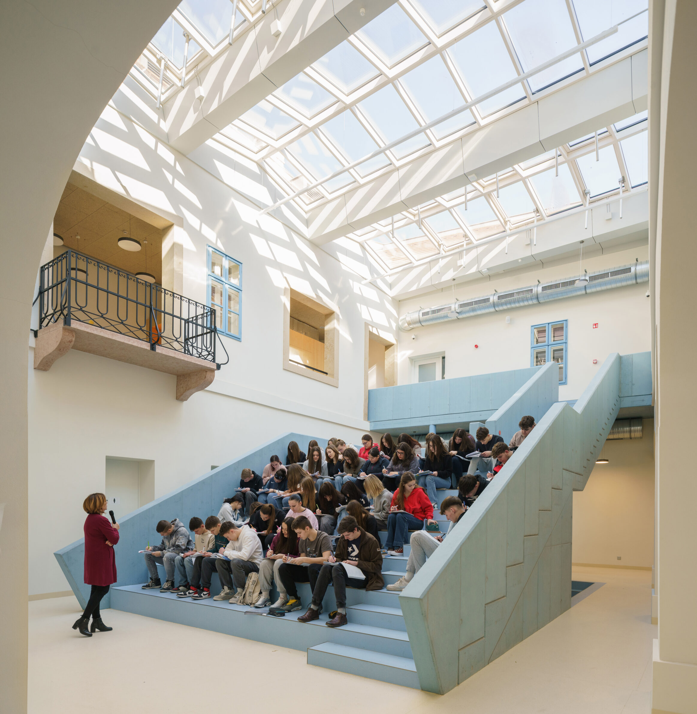 Learning staircase as an amphiteatre_photo_Alex Shoot Buildings CAN Architects