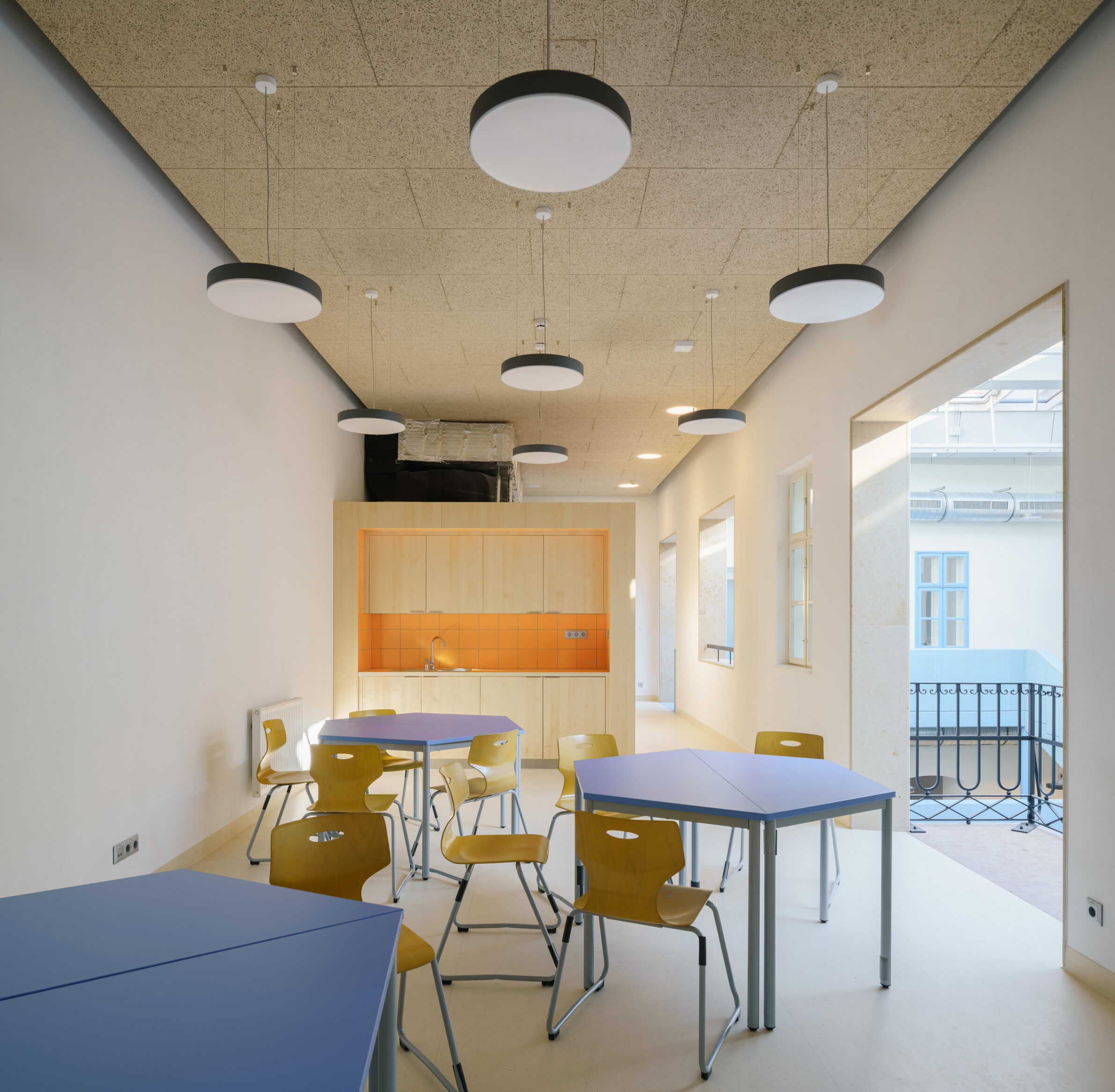 Summer kitchen as a bay of the corridor_photo_Alex Shoot Buildings CAN Architects
