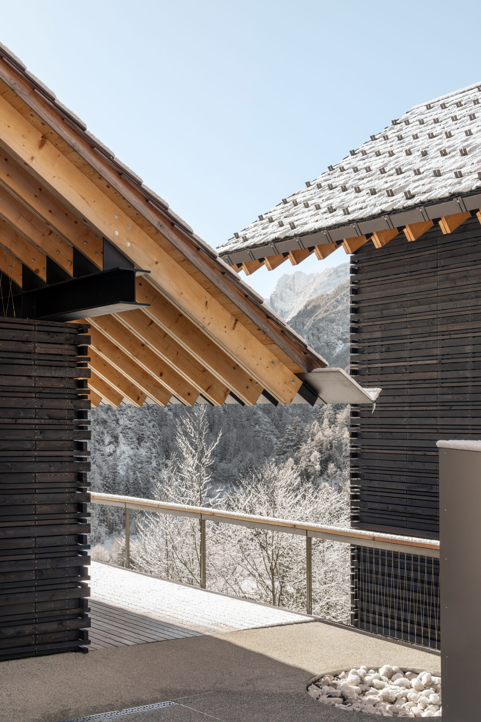 Twin Alpine Houses_Dekleva Gregoric Architects_photo Ana Skobe_1_outside_05 Dekleva Gregoric