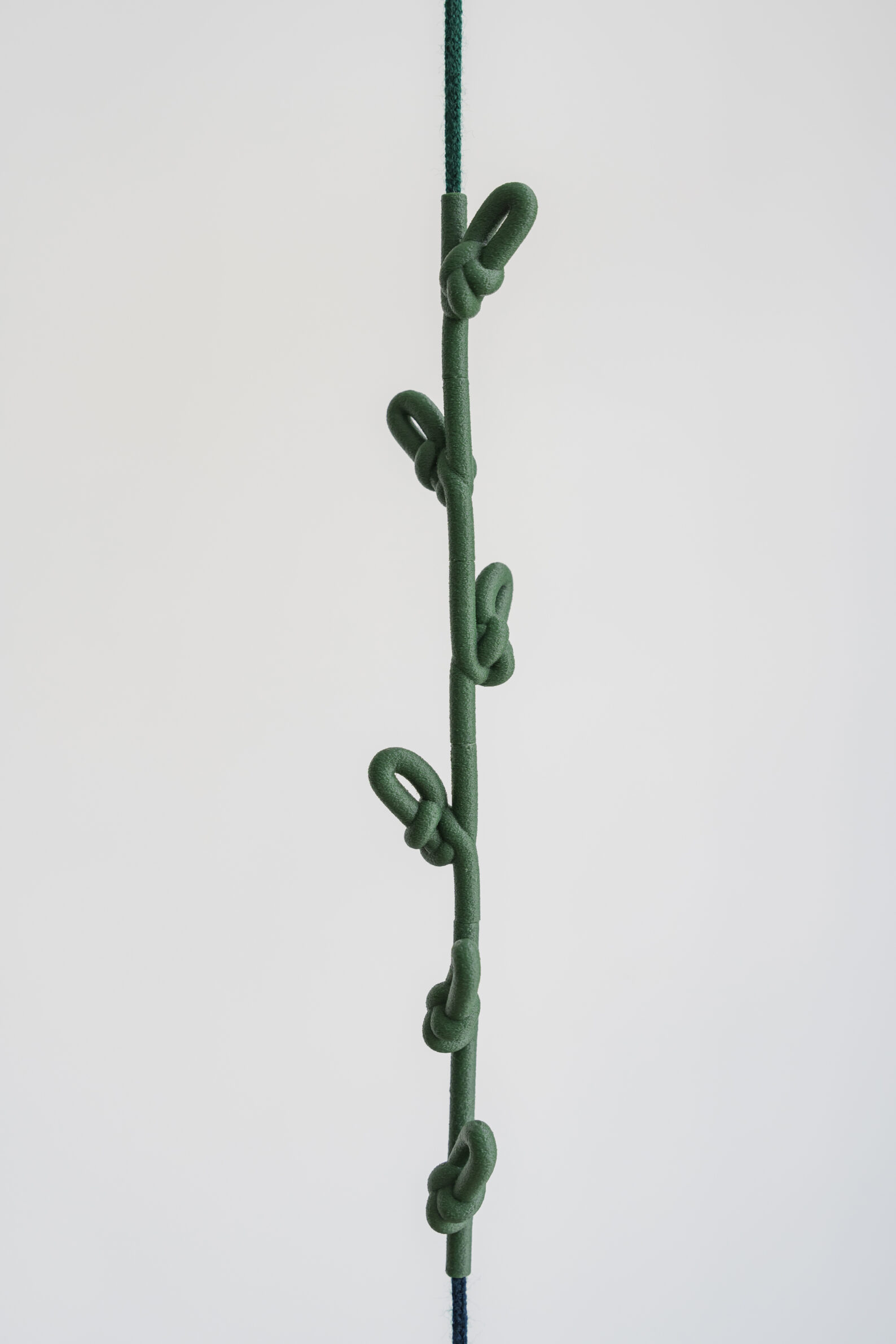urskas-knotted-coat-rack-03-photo Taja Harris.