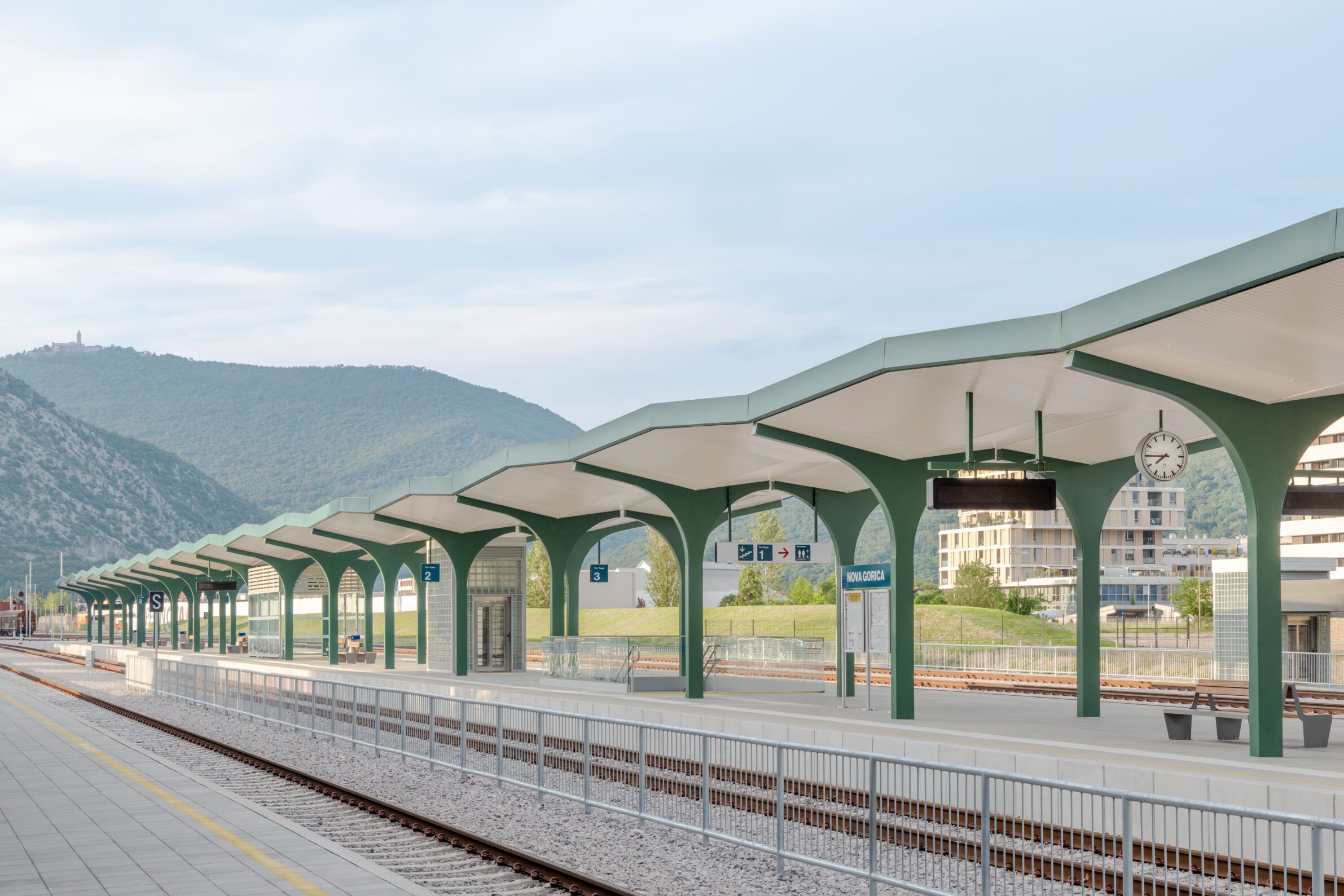 ¦elezniçka postaja Nova Gorica-foto_anaskobe (6) Sadar+Vuga
