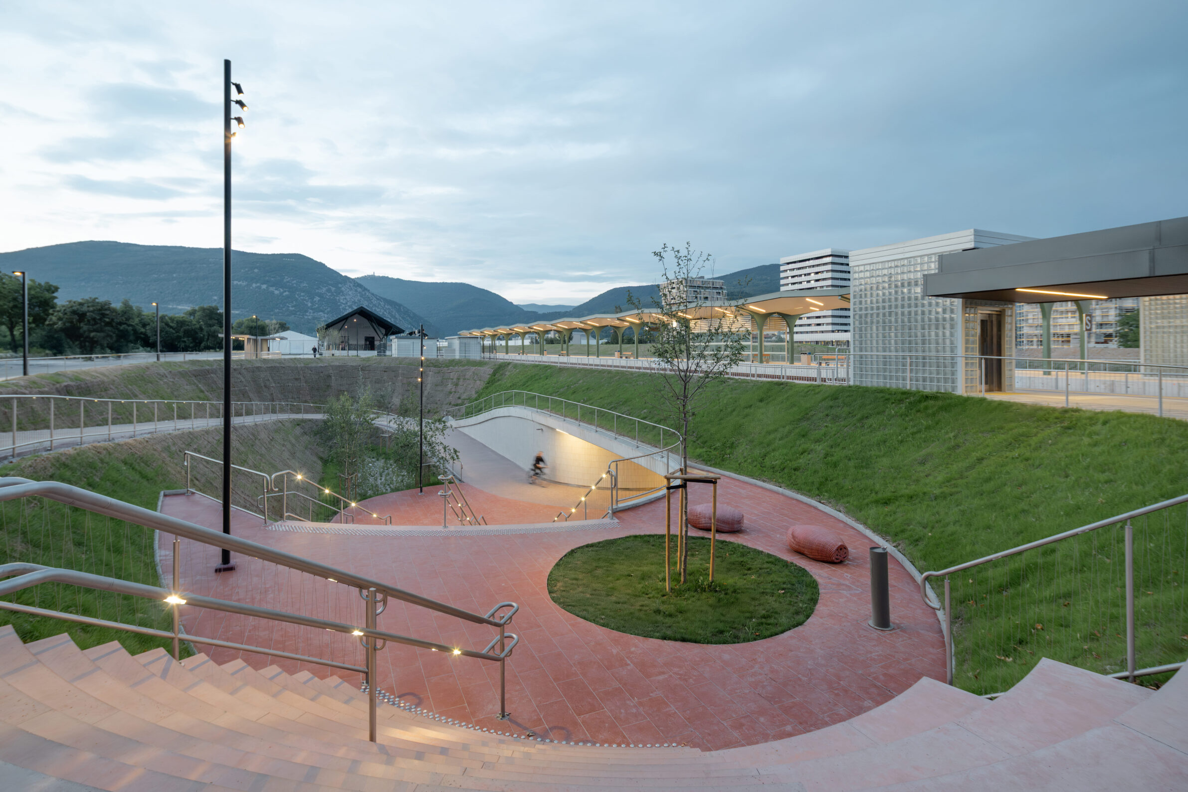 ¦elezniçka postaja Nova Gorica-foto_anaskobe (9) Sadar+Vuga