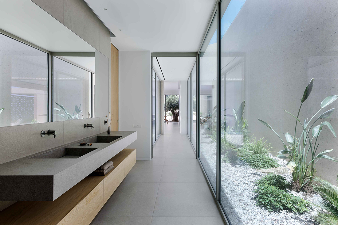 13.The Slot House by Katerina Valsamaki Architects-Photo credits Panagiotis Voumvakis Katerina Valsamaki